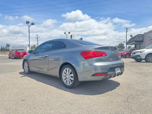 Used 2016 Kia Forte Koup EX FWD image 5