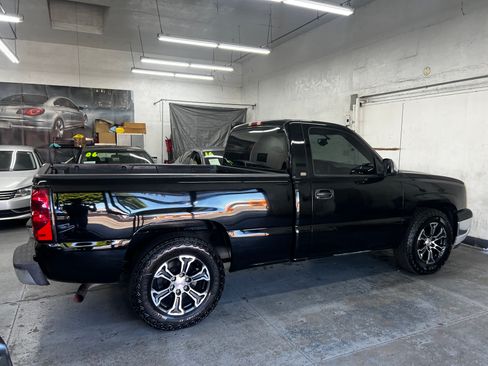 Used 2004 Chevrolet Silverado 1500 Classic W/T image 5