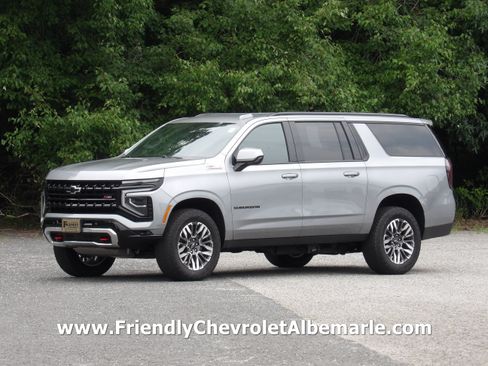 Used 2025 Chevrolet Suburban RST AWD/4WD image 1