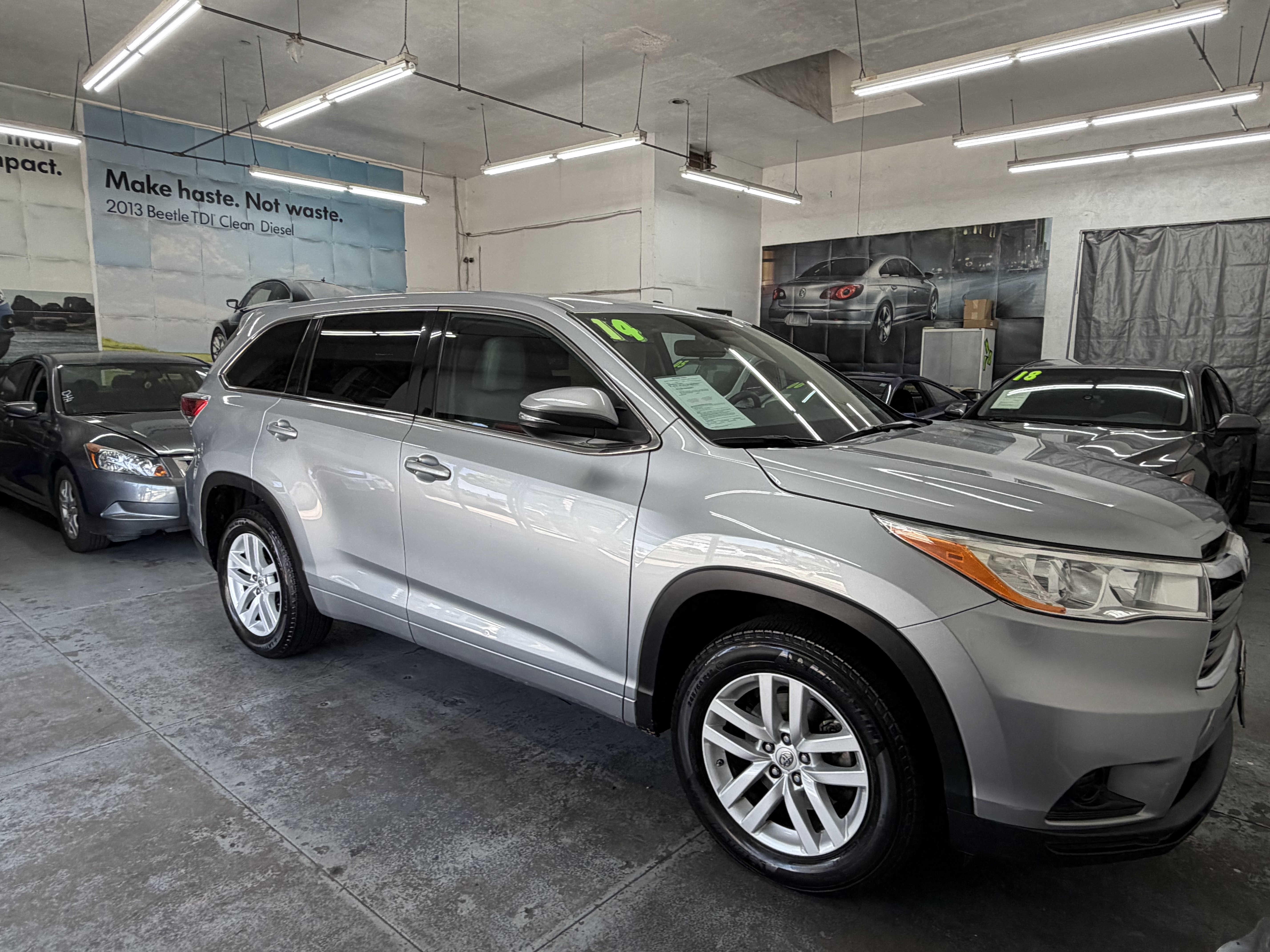 Used 2014 Toyota Highlander FWD LE V6 image 9