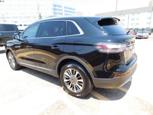 Used 2022 Lincoln Nautilus FWD image 5