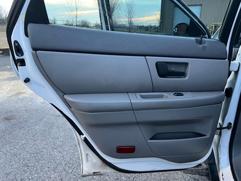 Used 2005 Ford Taurus SE image 15