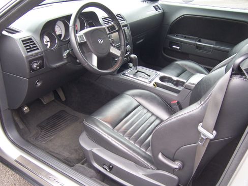 Used 2009 Dodge Challenger R/T Plus image 8