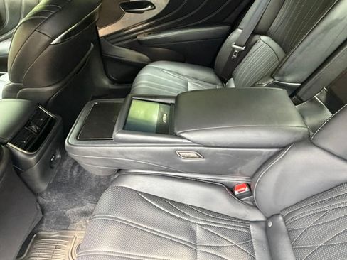 Used 2023 Lexus LS 500h AWD w/ Luxury Package image 12