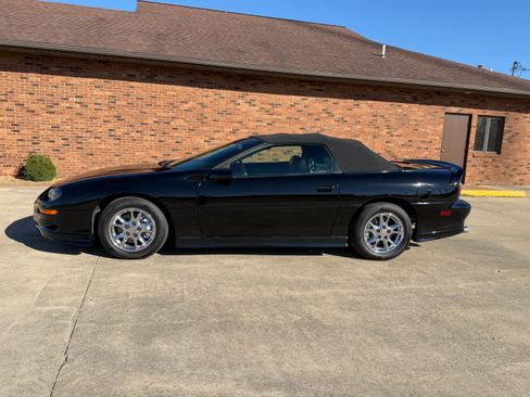 Used 2002 Chevrolet Camaro Z28 image 2