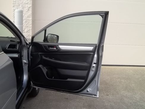 Used 2015 Subaru Outback 2.5i Premium image 19