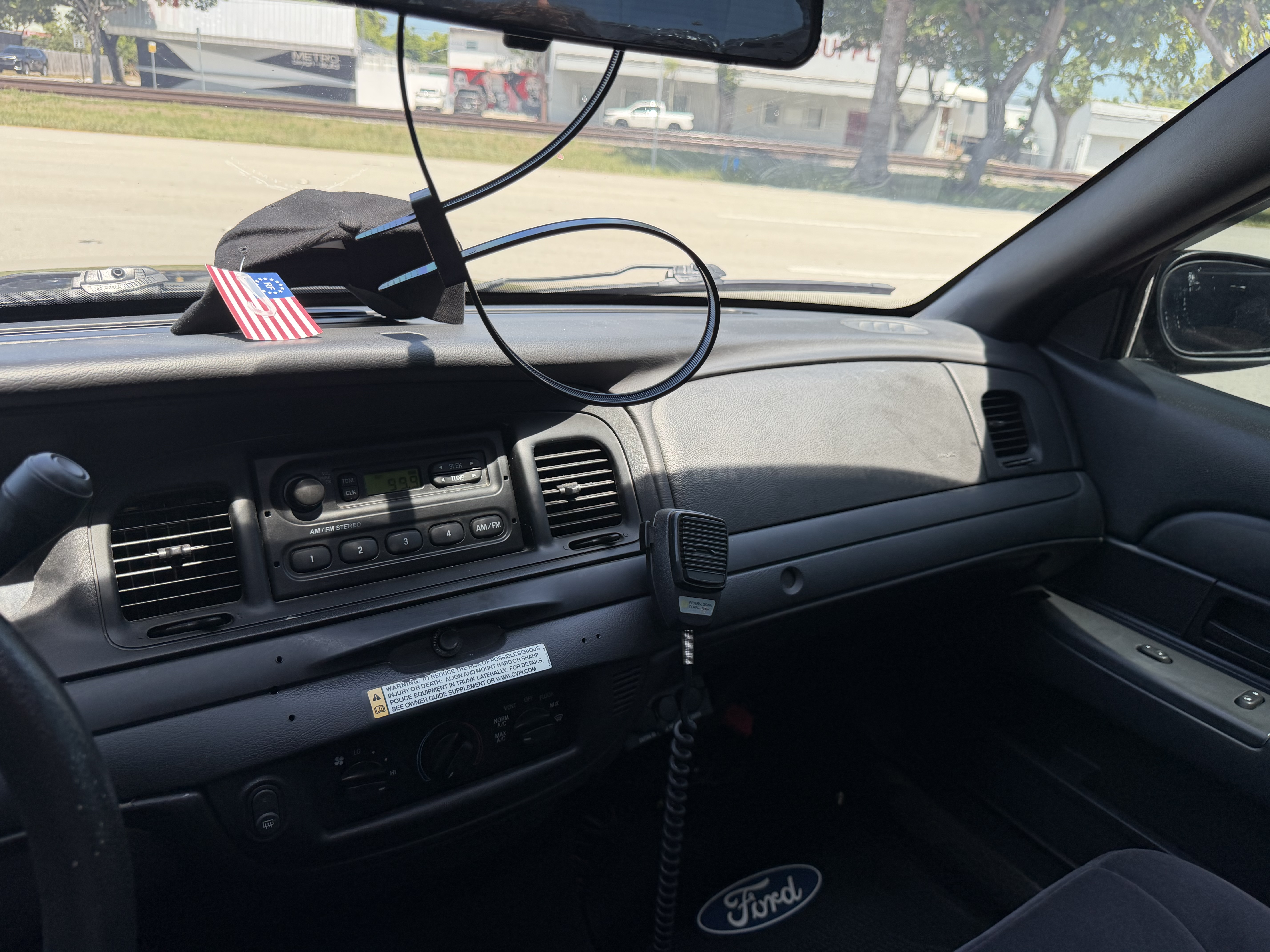 Used 2006 Ford Crown Victoria Police Interceptor RWD image 16