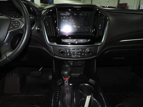 Used 2023 Chevrolet Traverse RS image 37