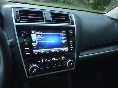 Used 2018 Subaru Outback 2.5i Limited AWD/4WD image 16