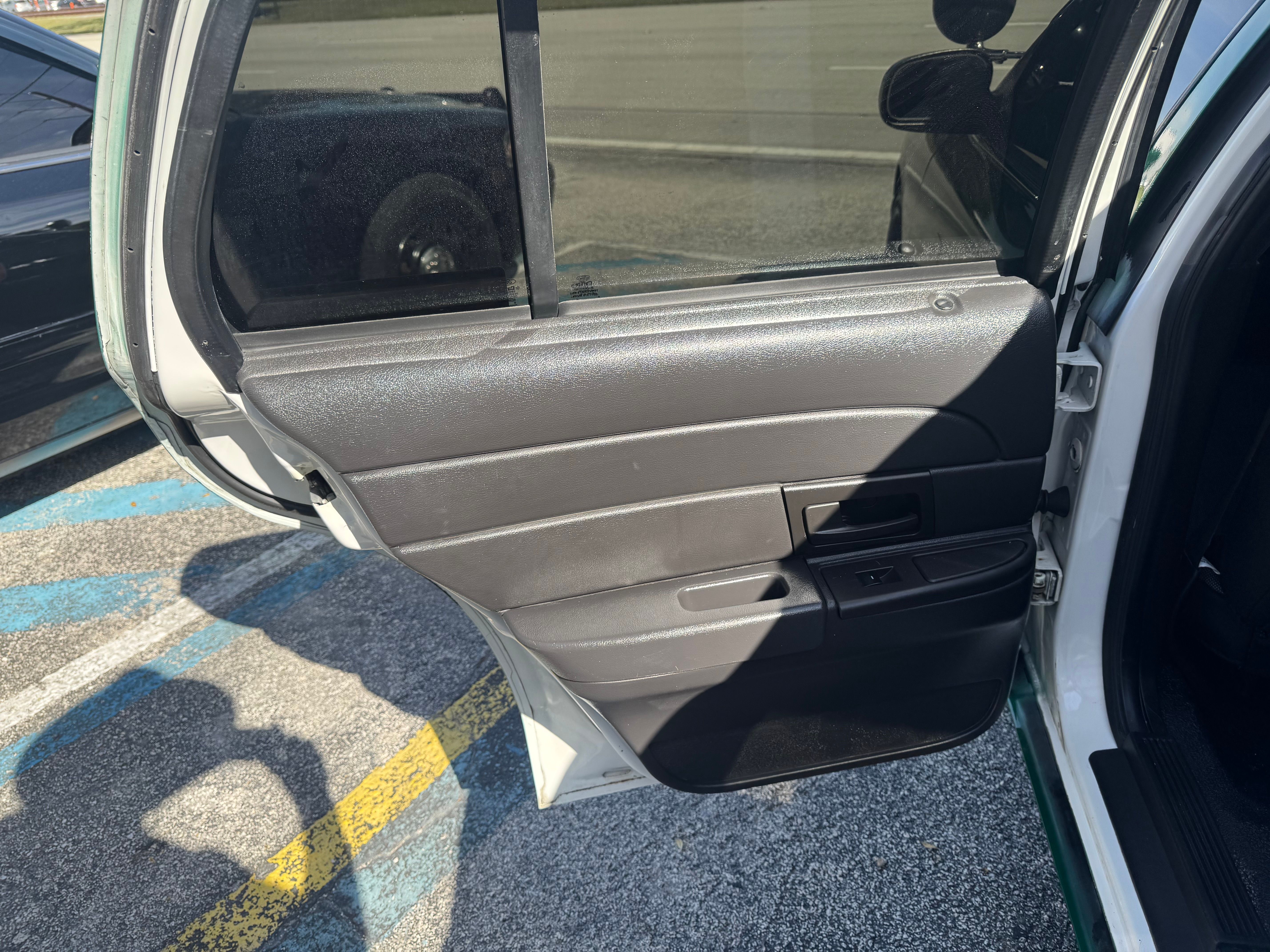 Used 2010 Ford Crown Victoria Police Interceptor RWD image 19