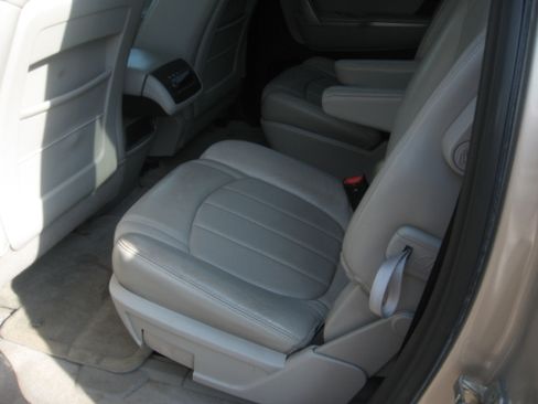 Used 2009 GMC Acadia SLT FWD image 7