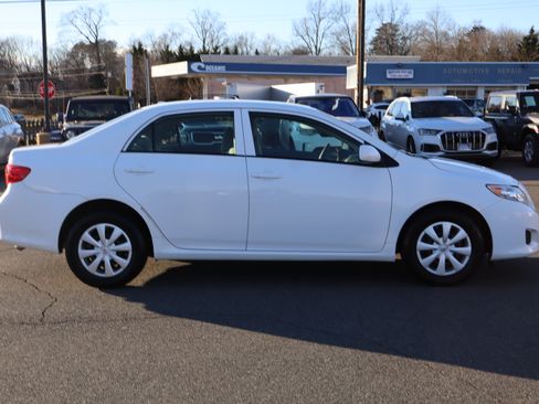 Used 2010 Toyota Corolla LE image 10
