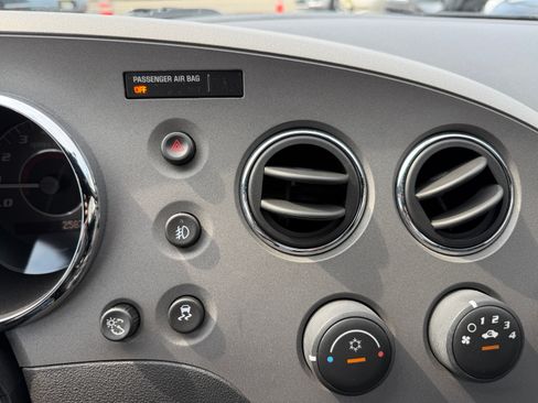 Used 2008 Pontiac Solstice GXP image 7