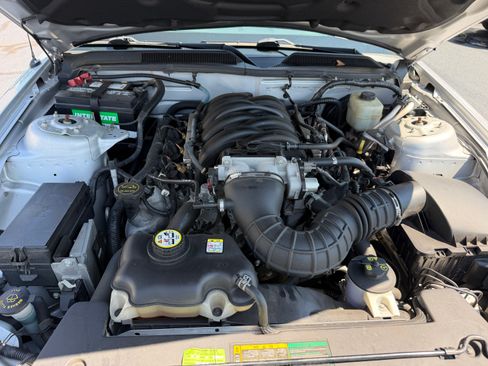 Used 2006 Ford Mustang GT Premium RWD image 25