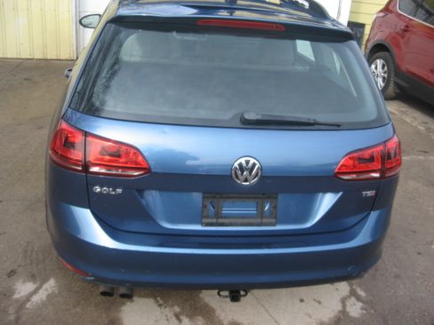 Used 2015 Volkswagen Golf S image 5
