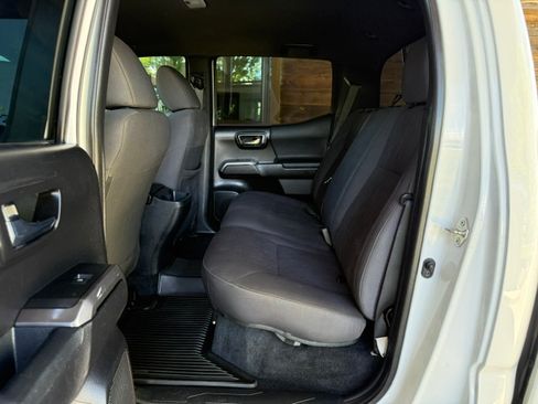 Used 2019 Toyota Tacoma 4x4 Double Cab image 19
