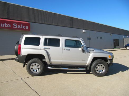 Used 2006 HUMMER H3 Luxury image 9