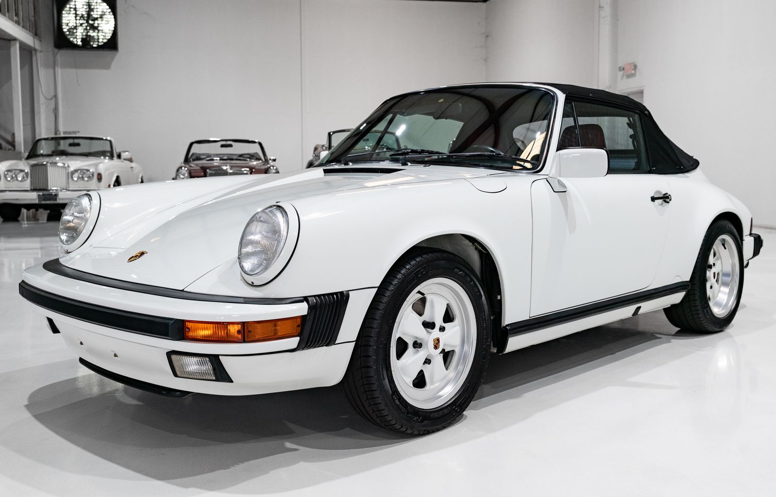 Used 1989 Porsche 911 Carrera Cabriolet RWD image 4