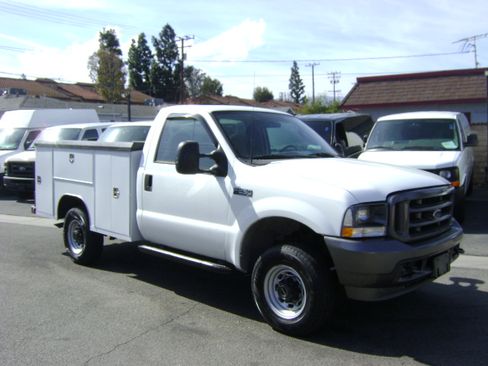 Used 2003 Ford F250 XL image 4