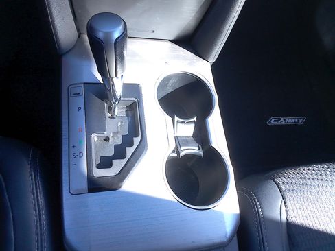 Used 2012 Toyota Camry SE image 18