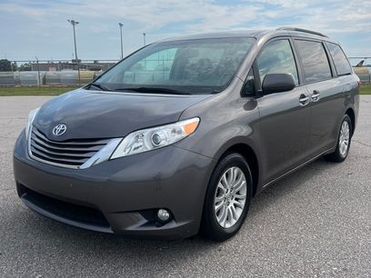 Used 2017 Toyota Sienna XLE Minivan