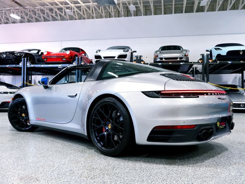 Used 2021 Porsche 911 Targa 4S image 12