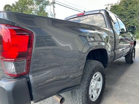 Used 2019 Toyota Tacoma image 6