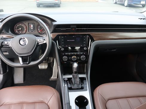 Used 2022 Volkswagen Passat Limited Edition image 18
