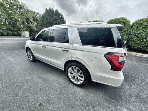 Used 2018 Ford Expedition 4WD Platinum image 3