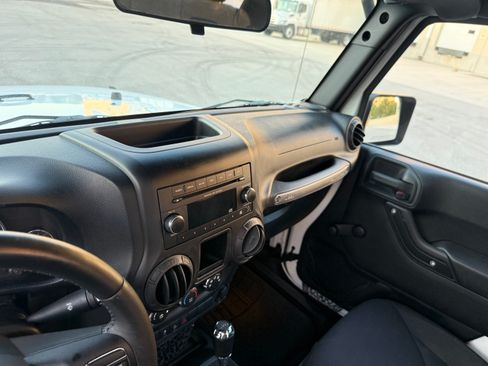 Used 2015 Jeep Wrangler Sport AWD/4WD image 60