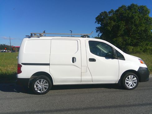 Used 2018 Nissan NV200 SV image 6