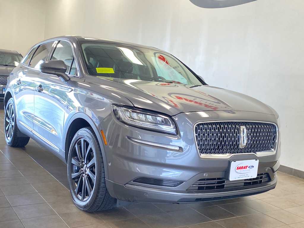 Used 2021 Lincoln Nautilus Reserve AWD/4WD image 2