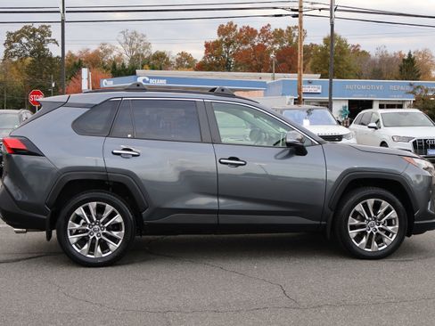 Used 2022 Toyota RAV4 Limited image 8