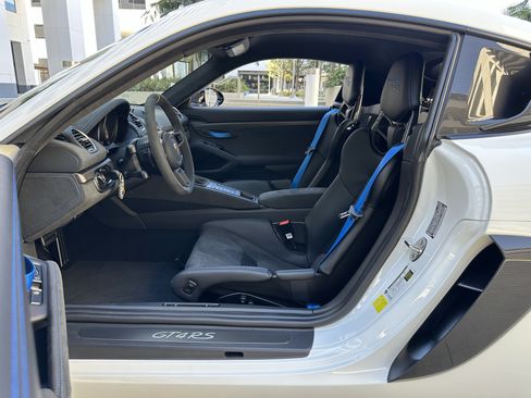 Used 2024 Porsche 718 Cayman GT4 RS image 11