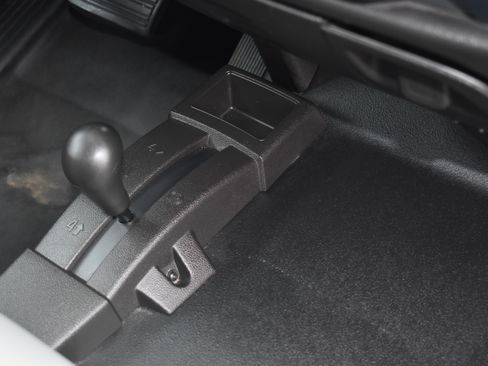 Used 2018 Chevrolet Silverado 1500 4x4 Double Cab image 21