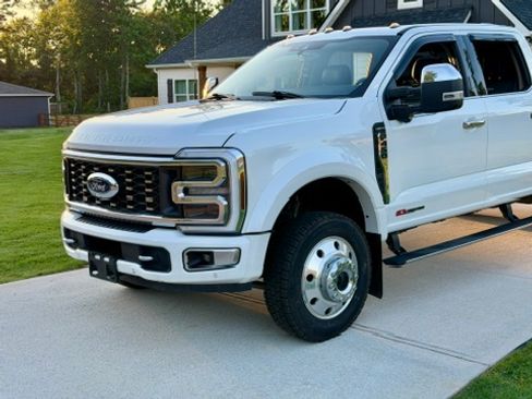 Used 2024 Ford F450 4x4 Crew Cab Limited image 4