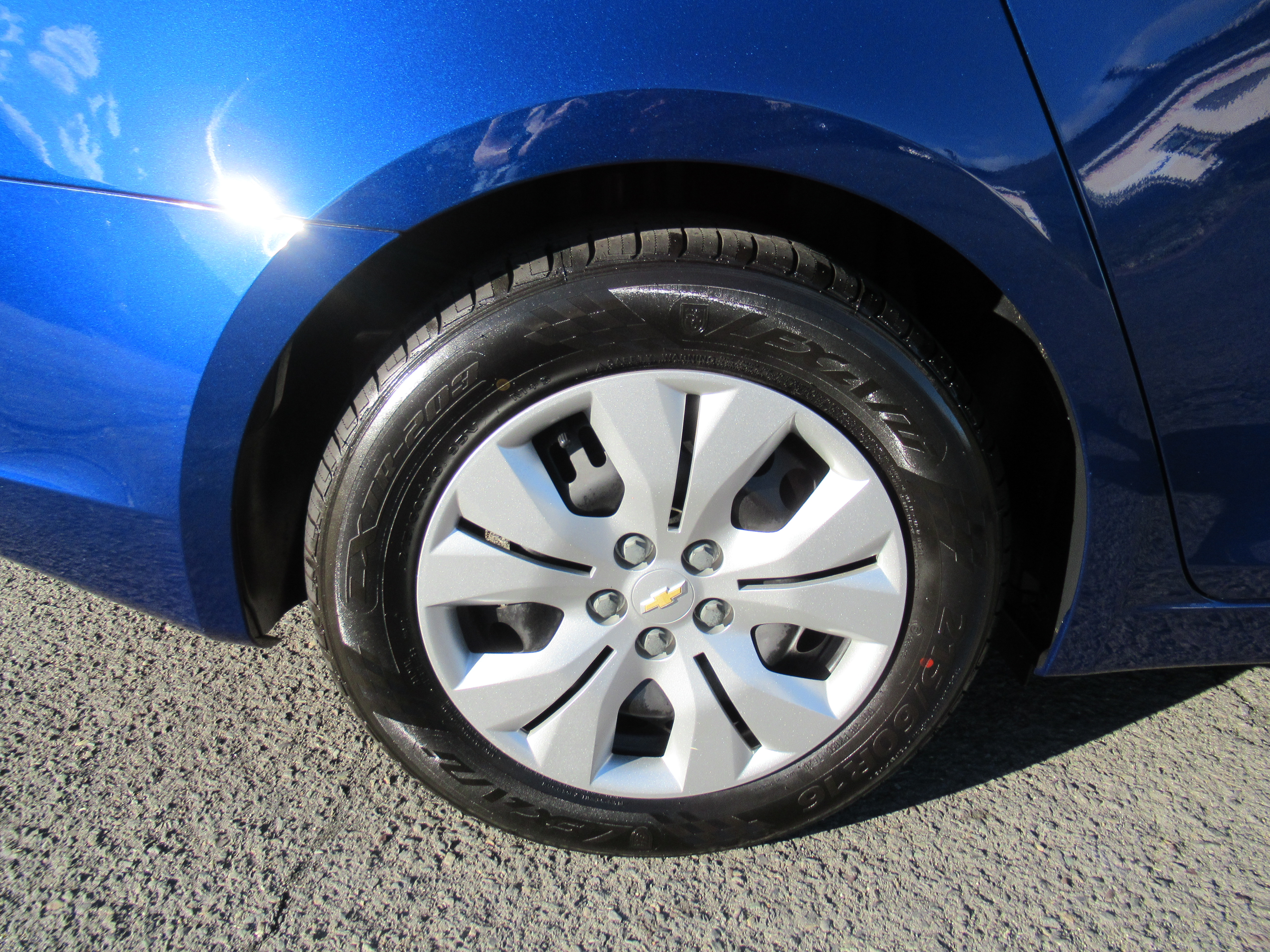 Used 2012 Chevrolet Cruze LS FWD image 21