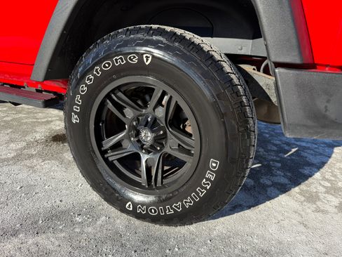 Used 2018 Jeep Wrangler Unlimited Sport image 5