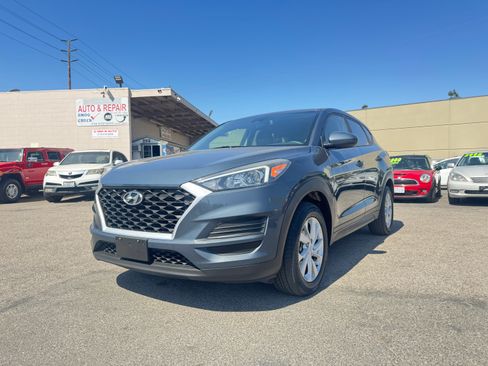 Used 2019 Hyundai Tucson FWD SE image 2