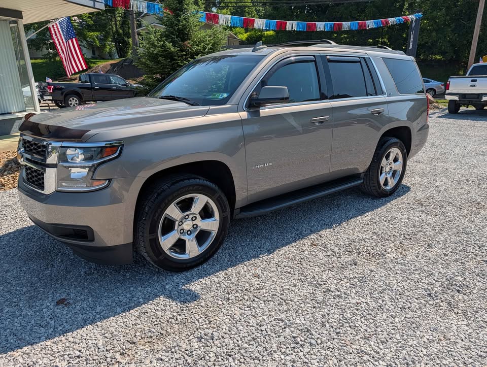 Used 2017 Chevrolet Tahoe 4WD LT image 1