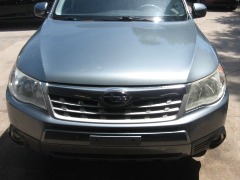 Used 2012 Subaru Forester 2.5X Limited AWD/4WD image 2