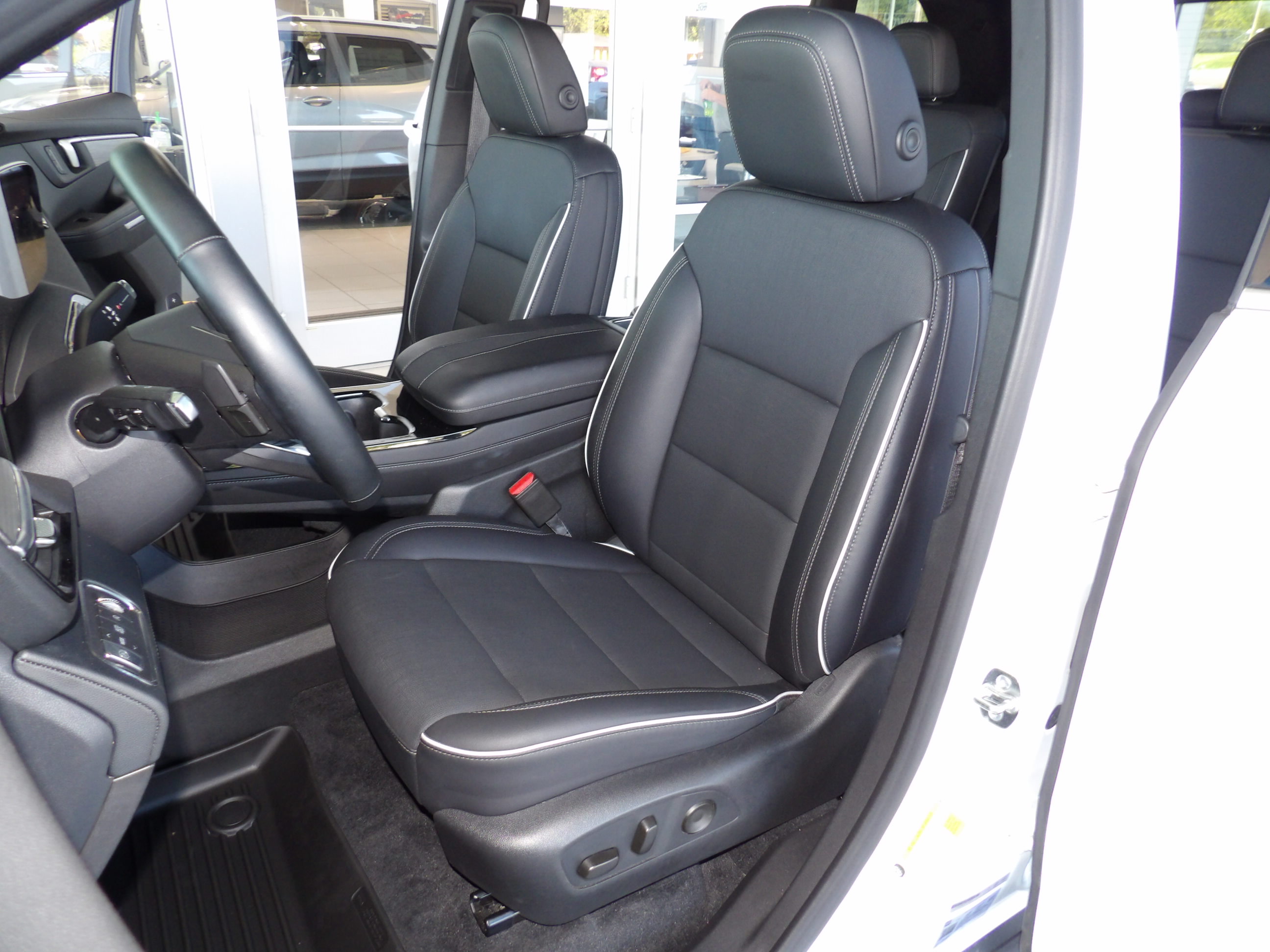 Used 2026 Buick Enclave FWD Preferred image 17
