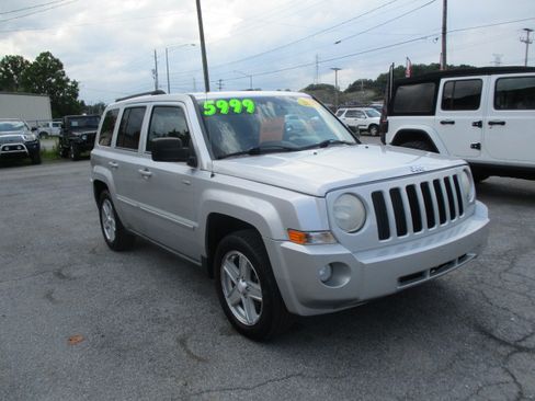 Used 2010 Jeep Patriot 4WD Sport image 4