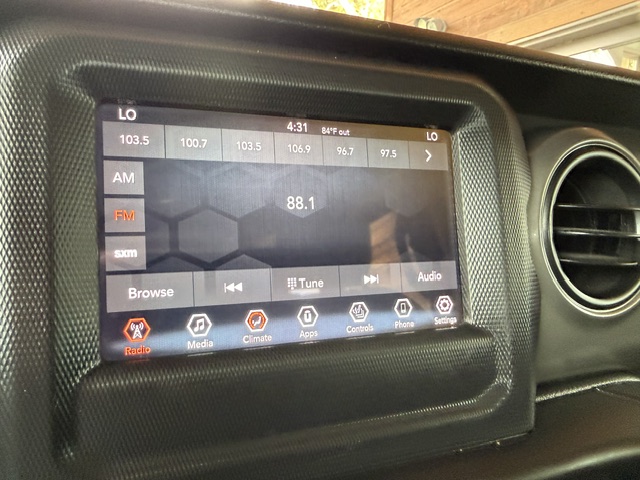 Used 2022 Jeep Wrangler 4WD Unlimited Sport image 11