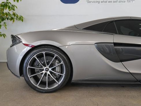 Used 2020 McLaren 570S image 18