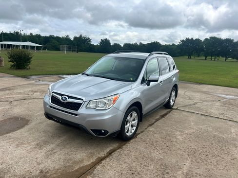 Used 2015 Subaru Forester 2.5i Premium AWD/4WD image 1