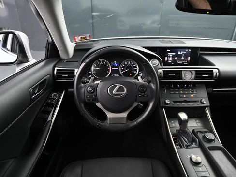 Used 2016 Lexus IS 300 image 21