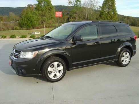 Used 2012 Dodge Journey SXT image 1