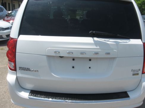 Used 2017 Dodge Grand Caravan UNAVAIL FWD image 5