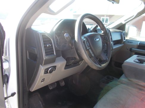 Used 2017 Ford F150 image 6